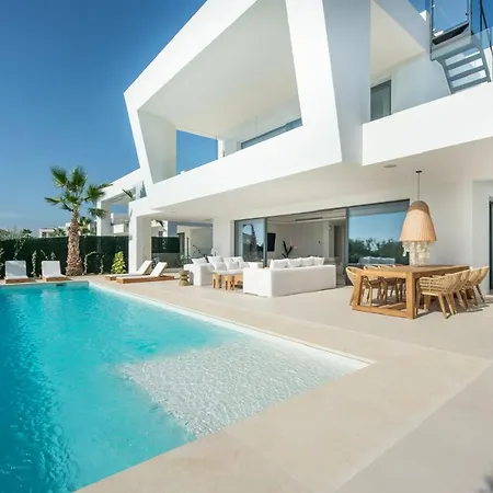 Contemporary, Newly Built Paraiso In Marbella Villa Estepona